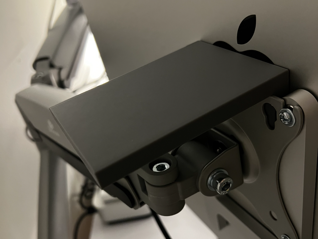 Apple Studio Display VESA shelf
