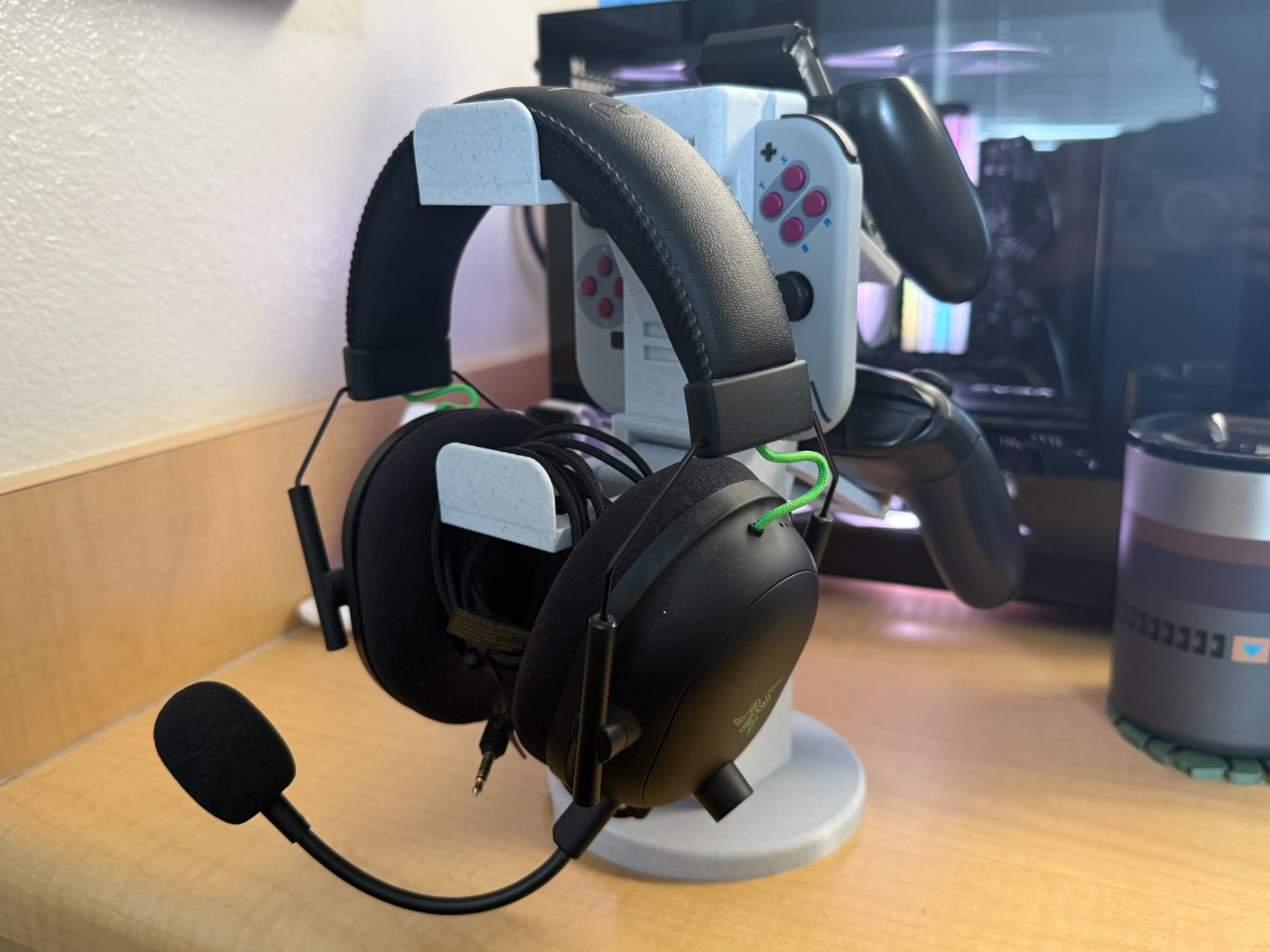 Ultimate Controller and Headphone Stand