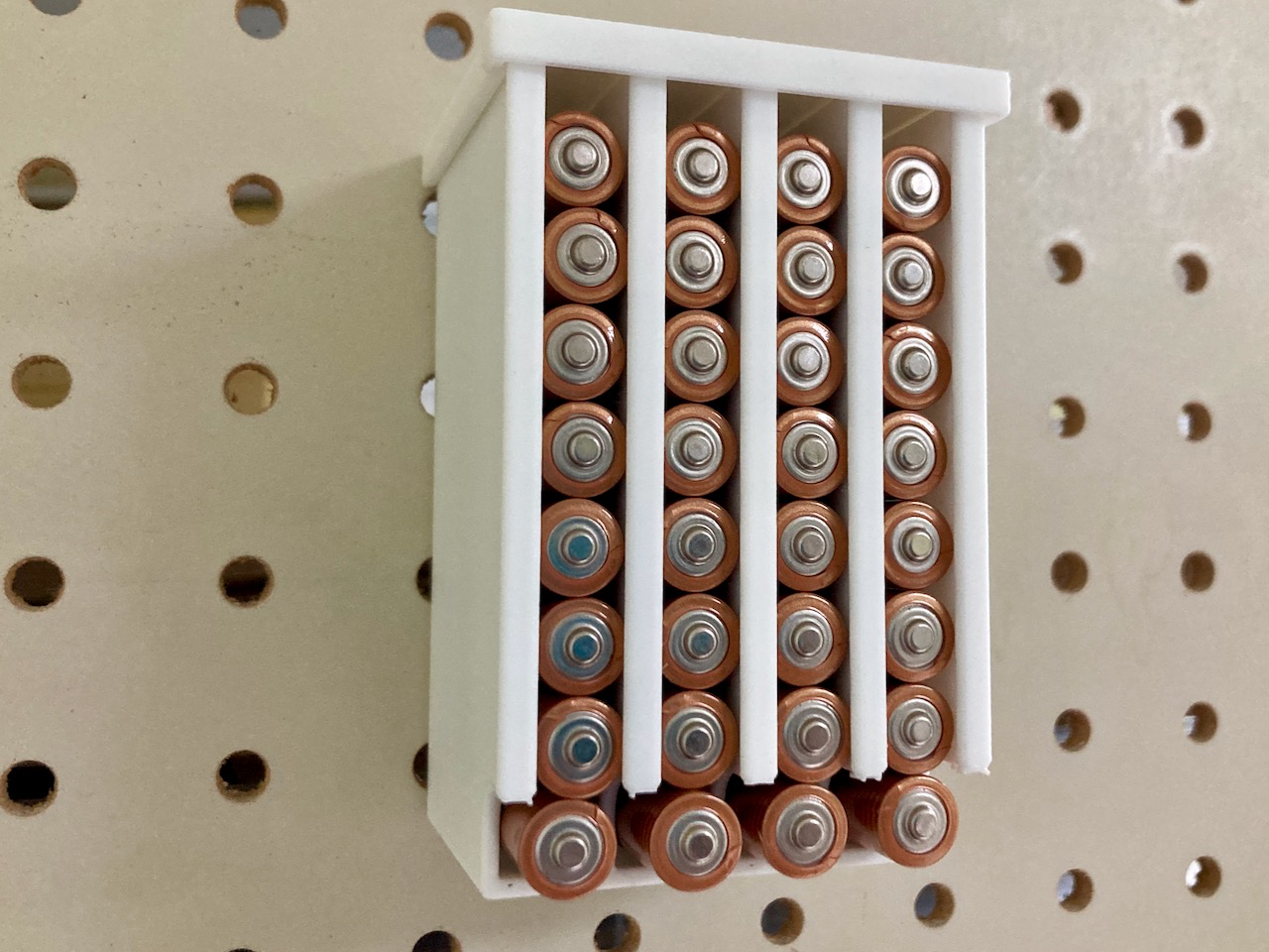 Sy's Peglock - Battery Dispenser (AAA)
