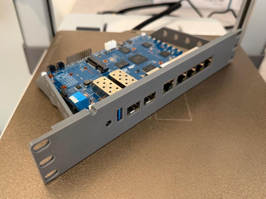 Bananapi R3 router 10 inch rack mount