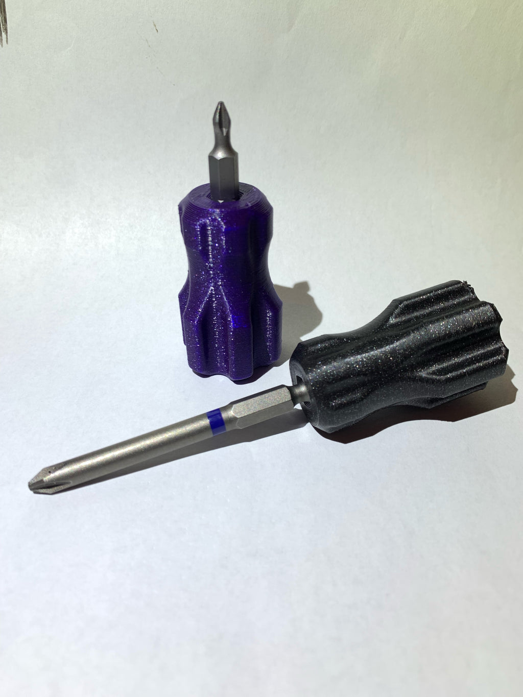 BIT HOLDER WITH GRIP