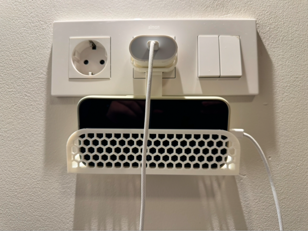 iPhone墙壁充电器手机收纳架
