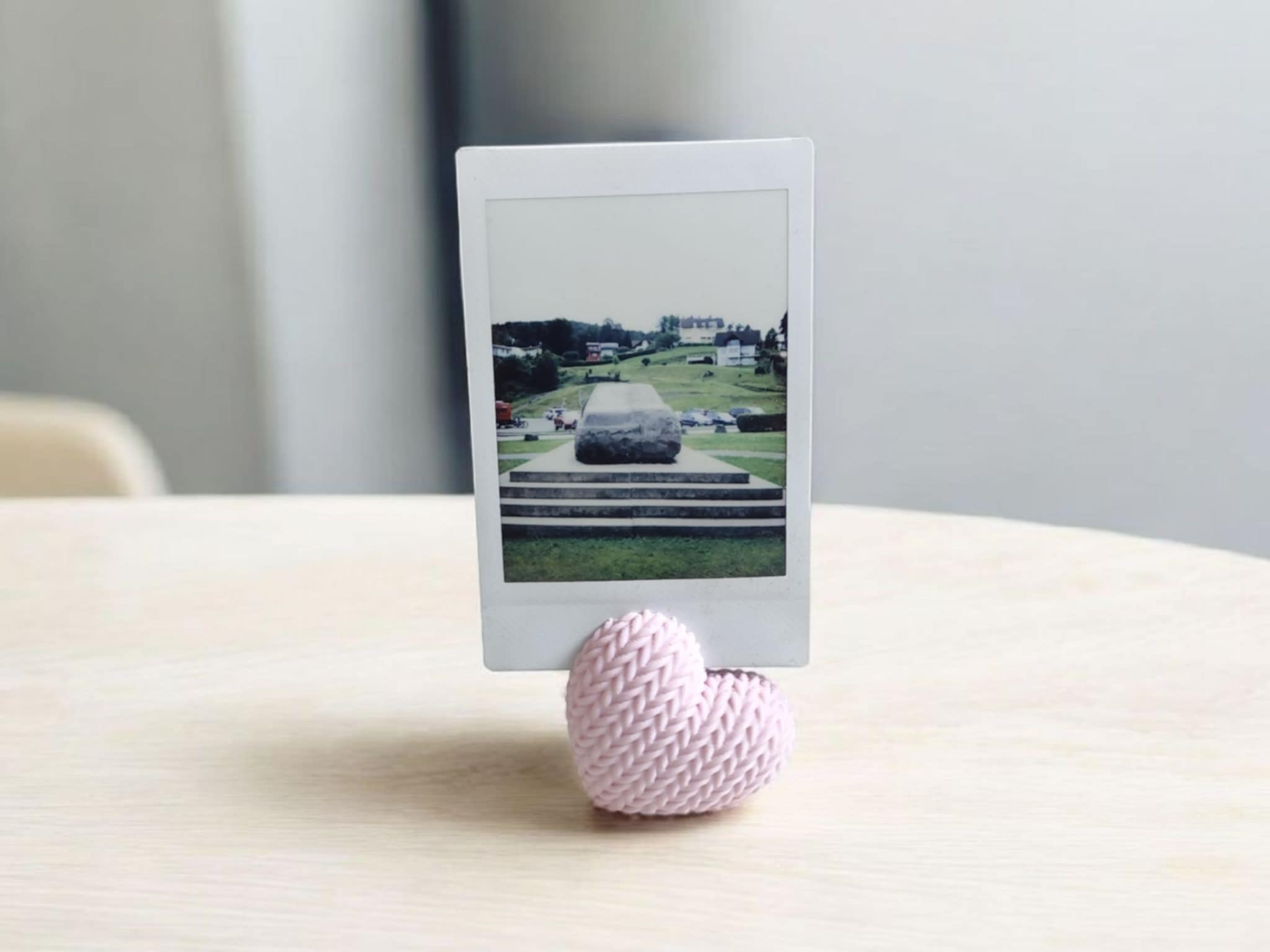 Knitted Heart photo stand
