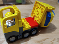 Duplo concrete truck hinge