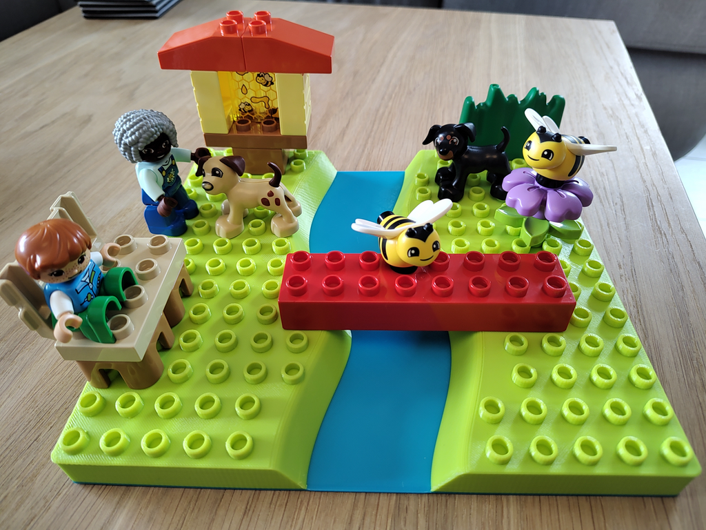 Duplo compatible baseplate with river