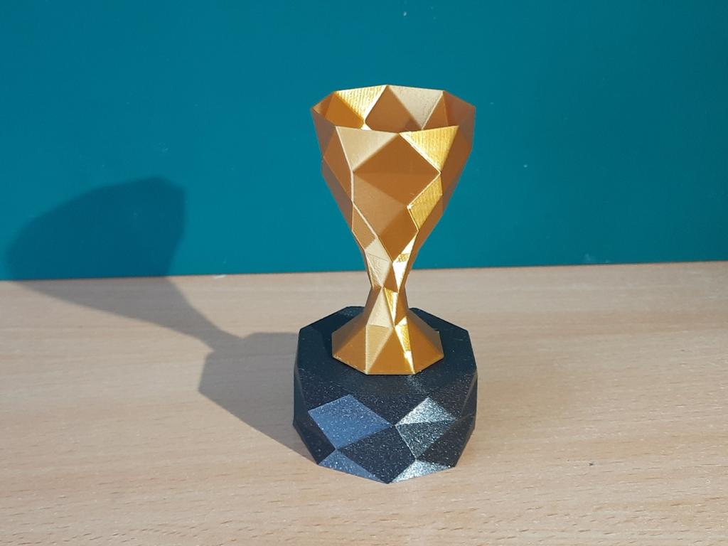 minimalistic lowpoly trophy with base (vase mode)