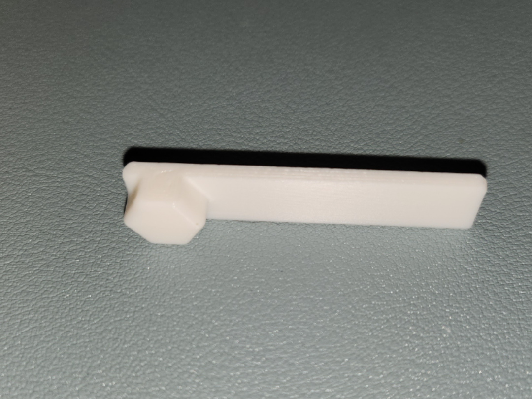 Right-angled allen tool for GOEWS hex bolts