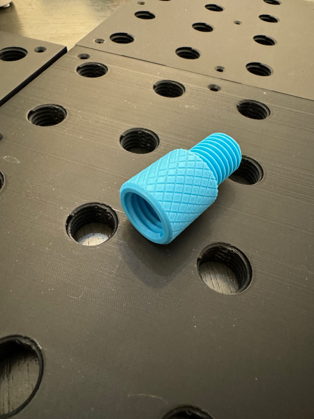 1 Inch Threaded Peg (Threaded Pegboard Compatible)