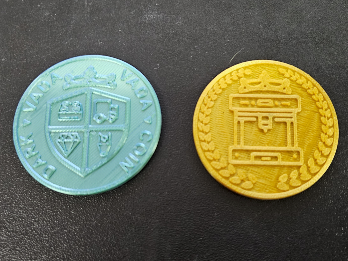 Toy gold coin (2 sides)