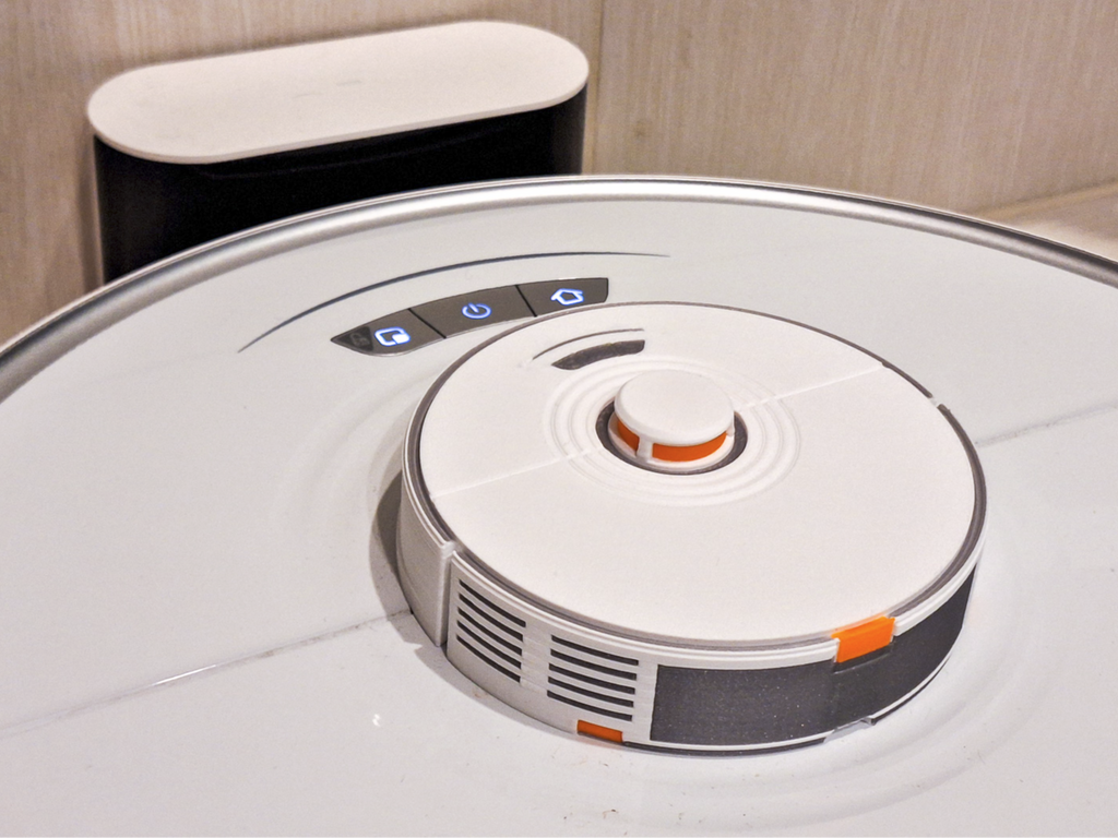 Robot vacuum dust cover