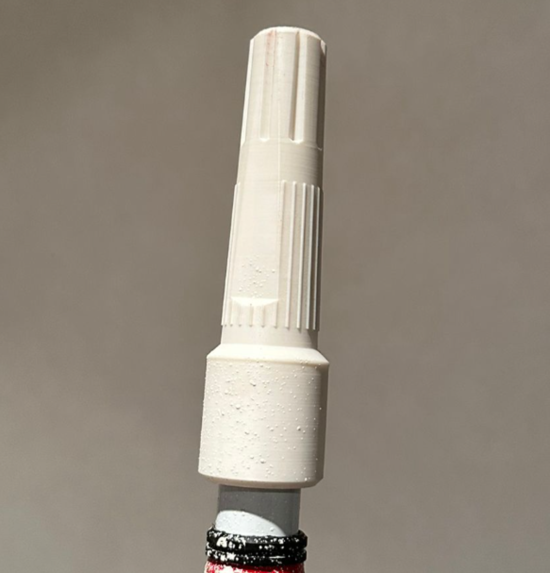 Adapter piece for paint roller to broomstick