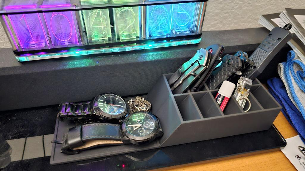 EDC Knife Holder with Valet Tray