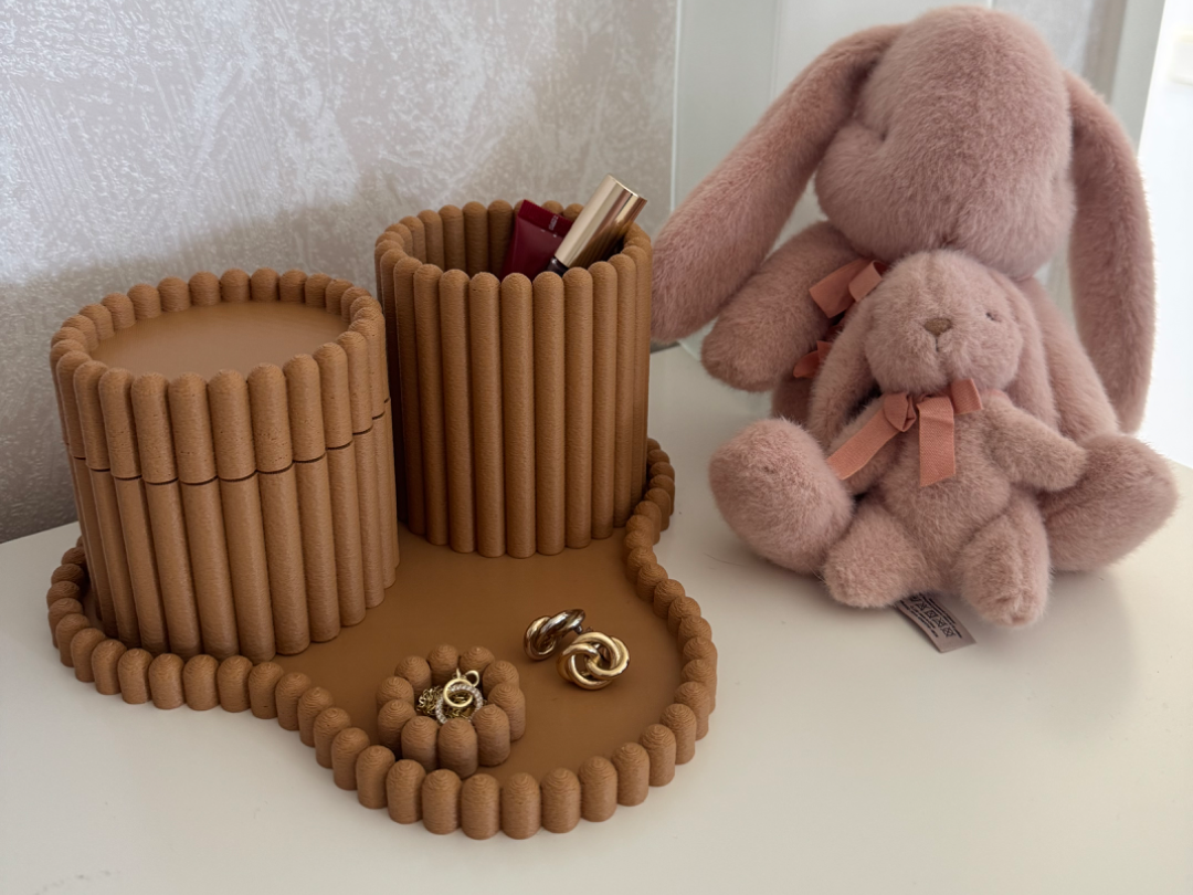 Accessories and brushes organizer set