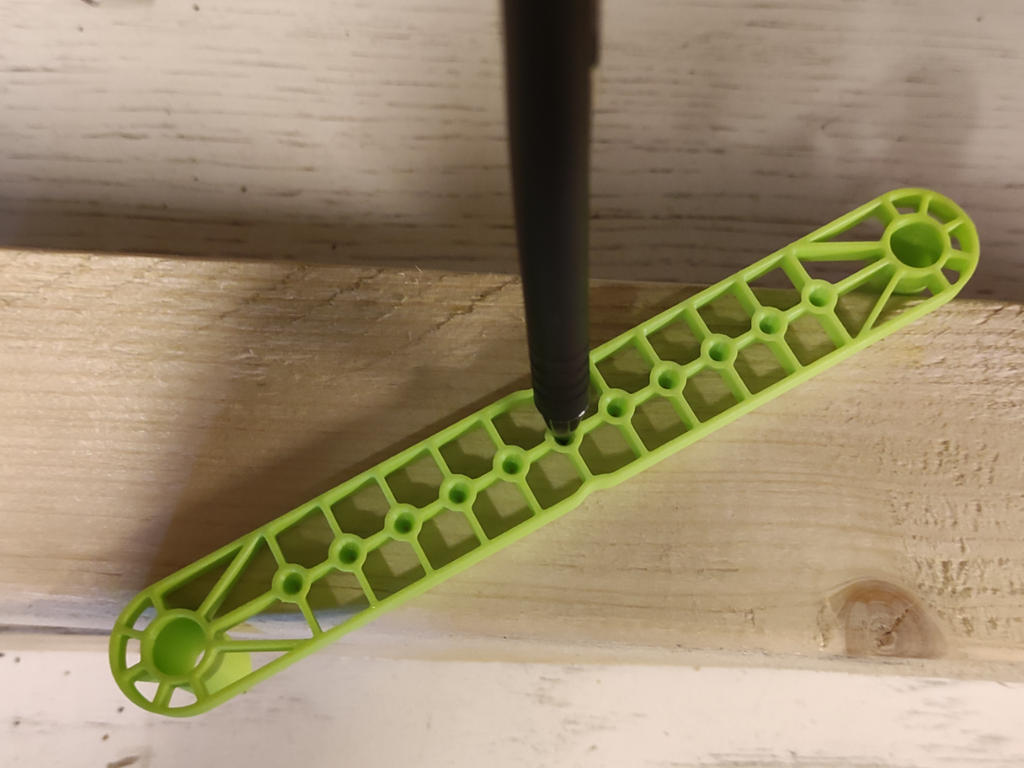 Minimalistic center finder V2 for mech pencil