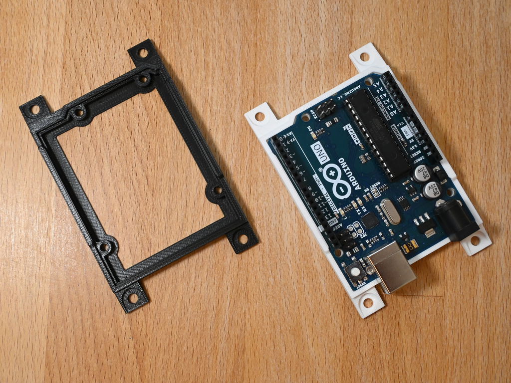 Open, snap-in Arduino UNO mount