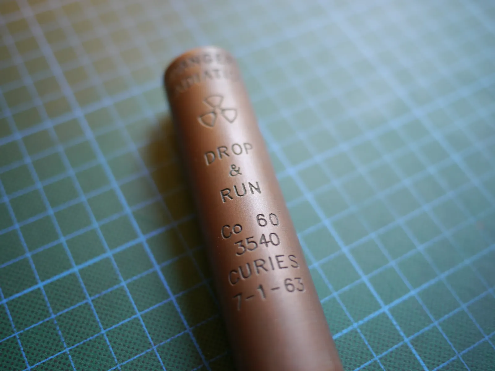 Cobalt 60 Source Cylinder DROP & RUN