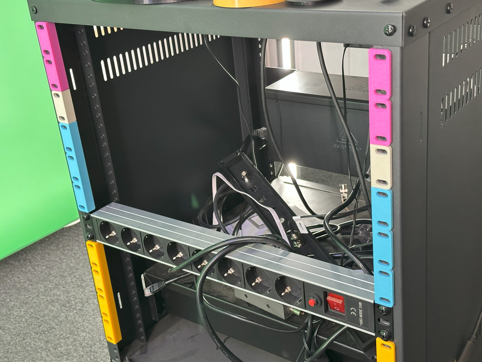 Rack units - count and simulate your build