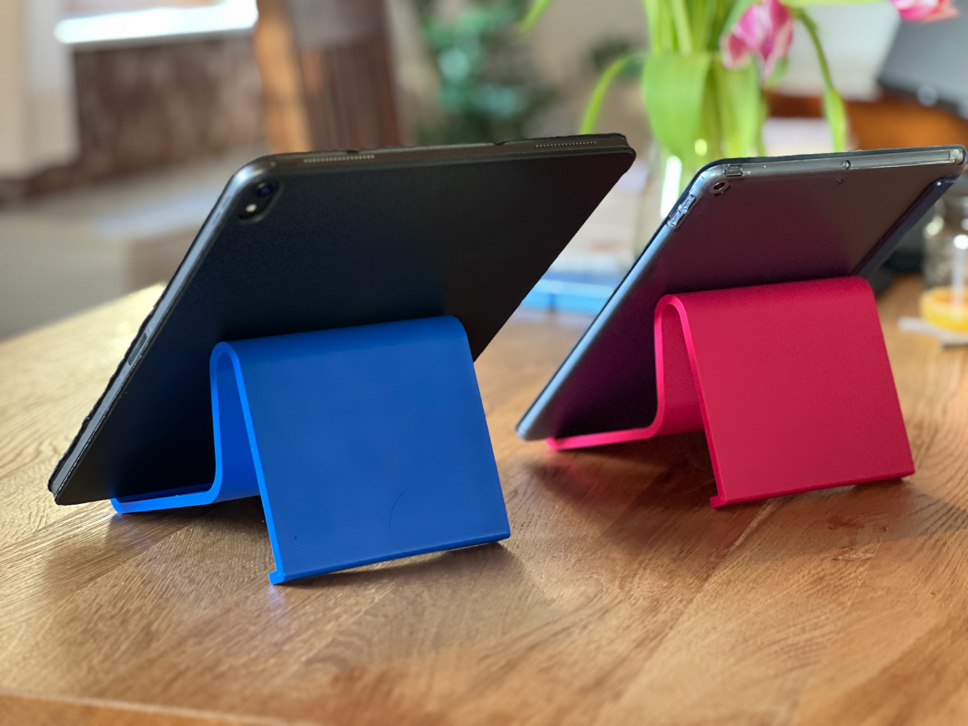 Stylish iPad/ Tablet Stand for many sizes
