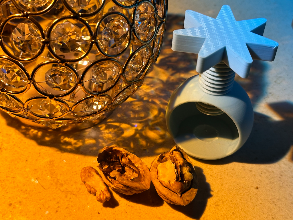 Stern-Knacker / Nut Cracker