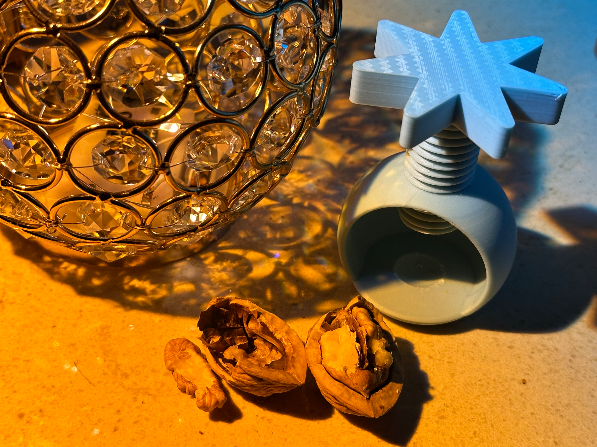 Stern-Knacker / Nut Cracker