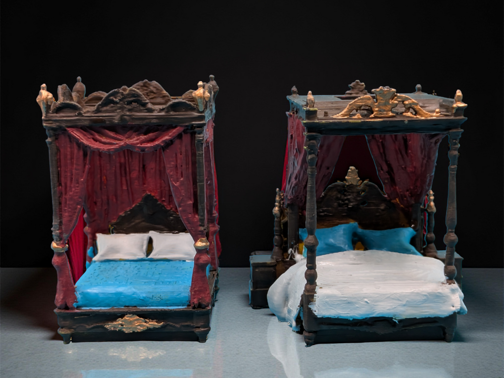 Furniture set 1 (four-poster beds)