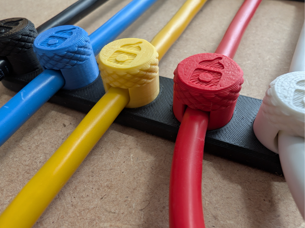 Squirrel Grip - a versatile, modular cable clip
