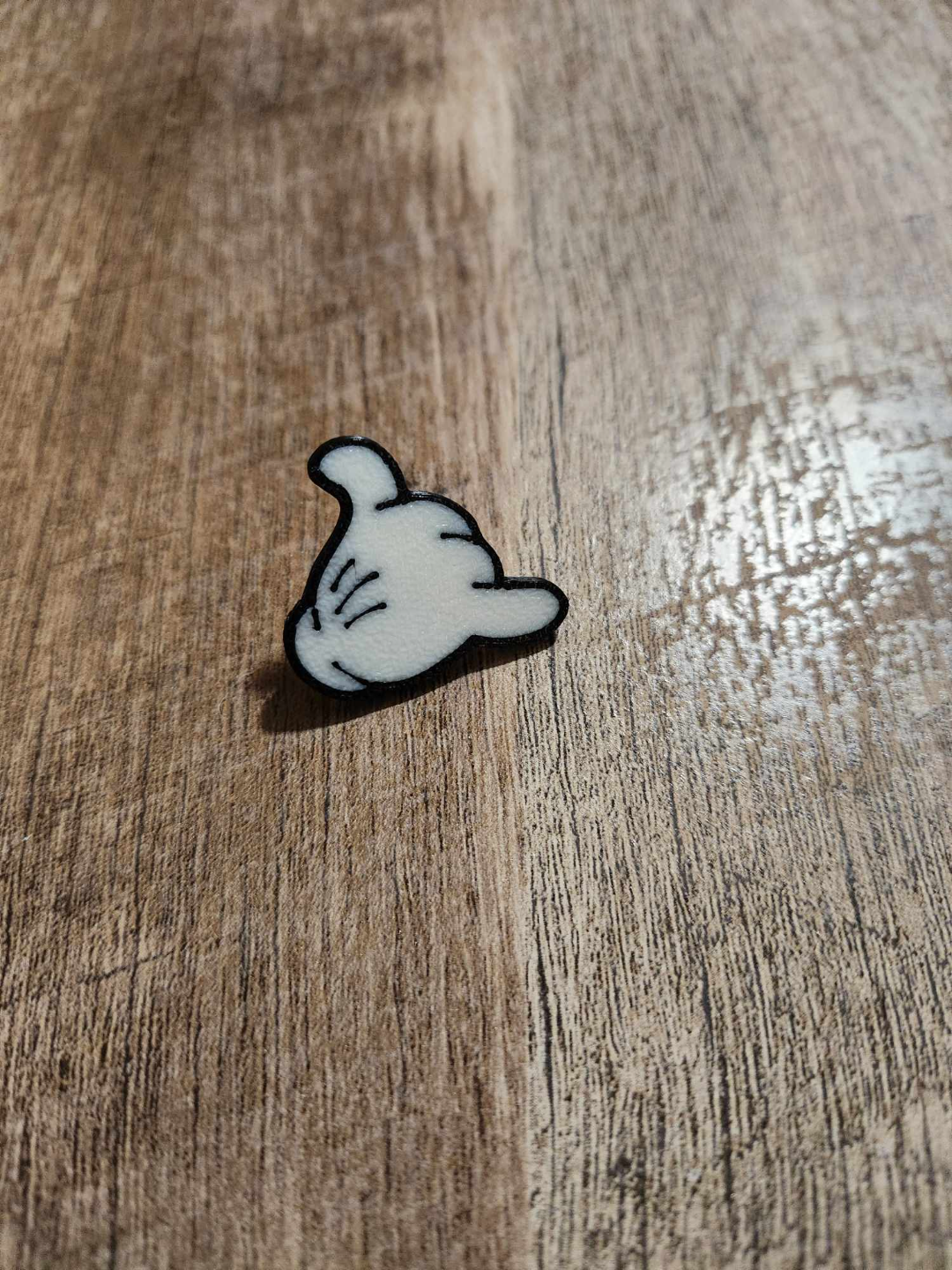 Hand 1 pin