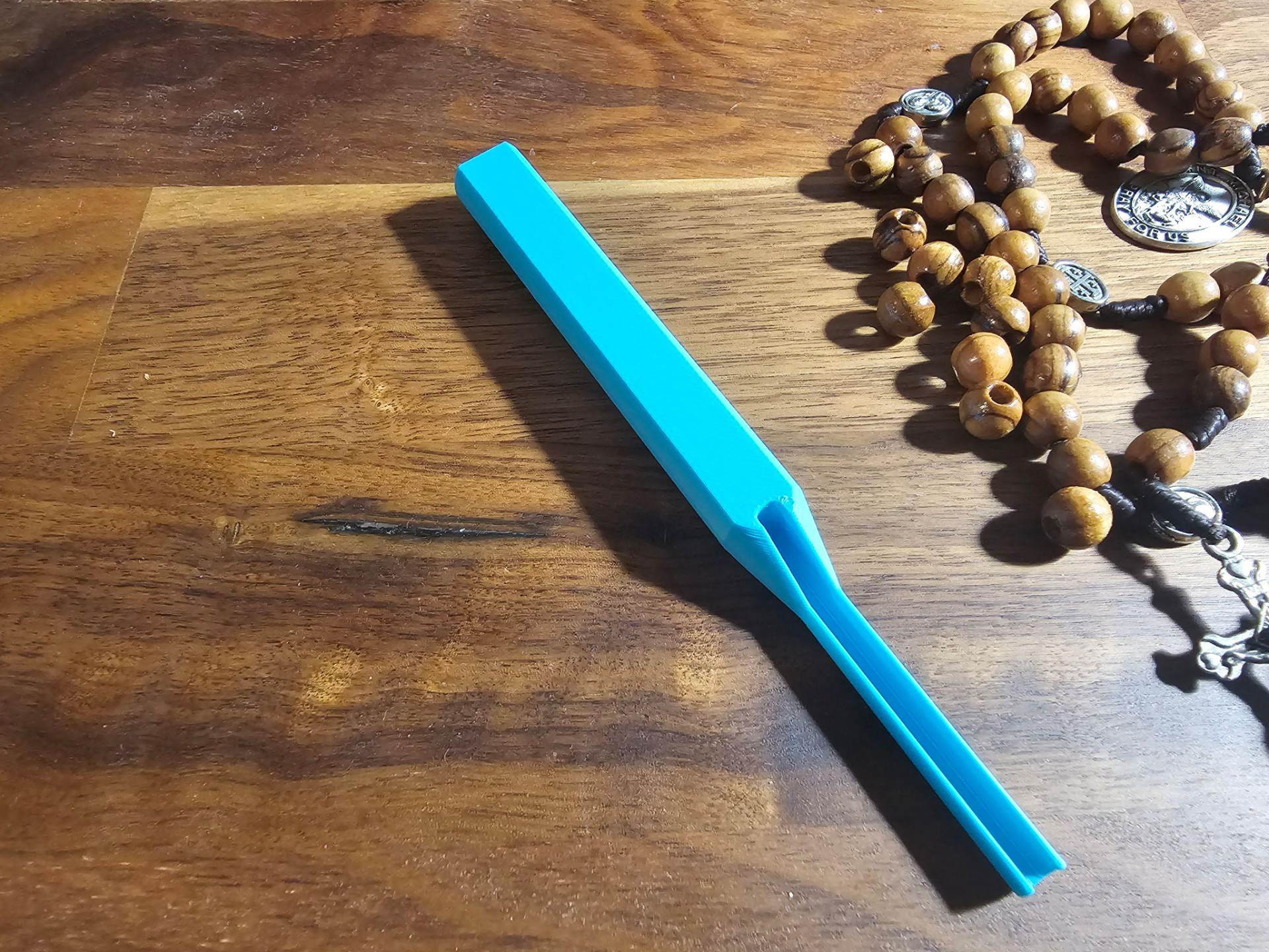 Rosary knot tool