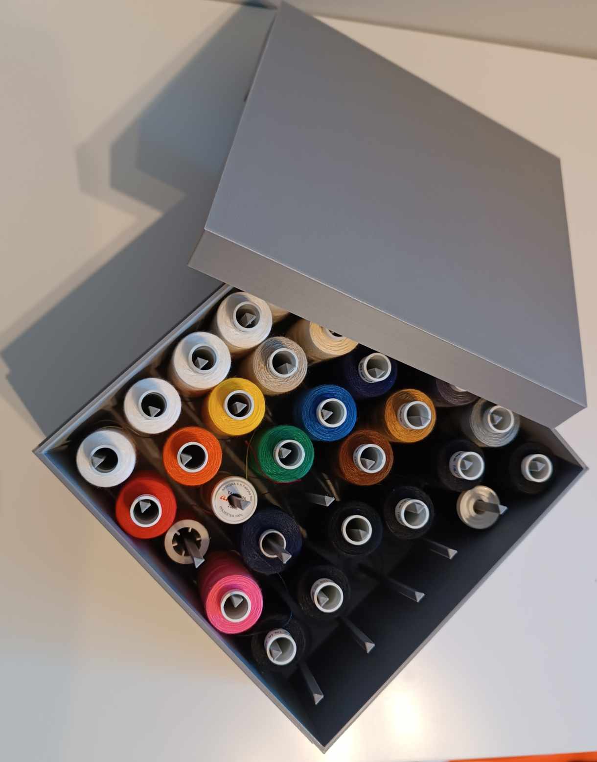 Spool threads box (36 spools)