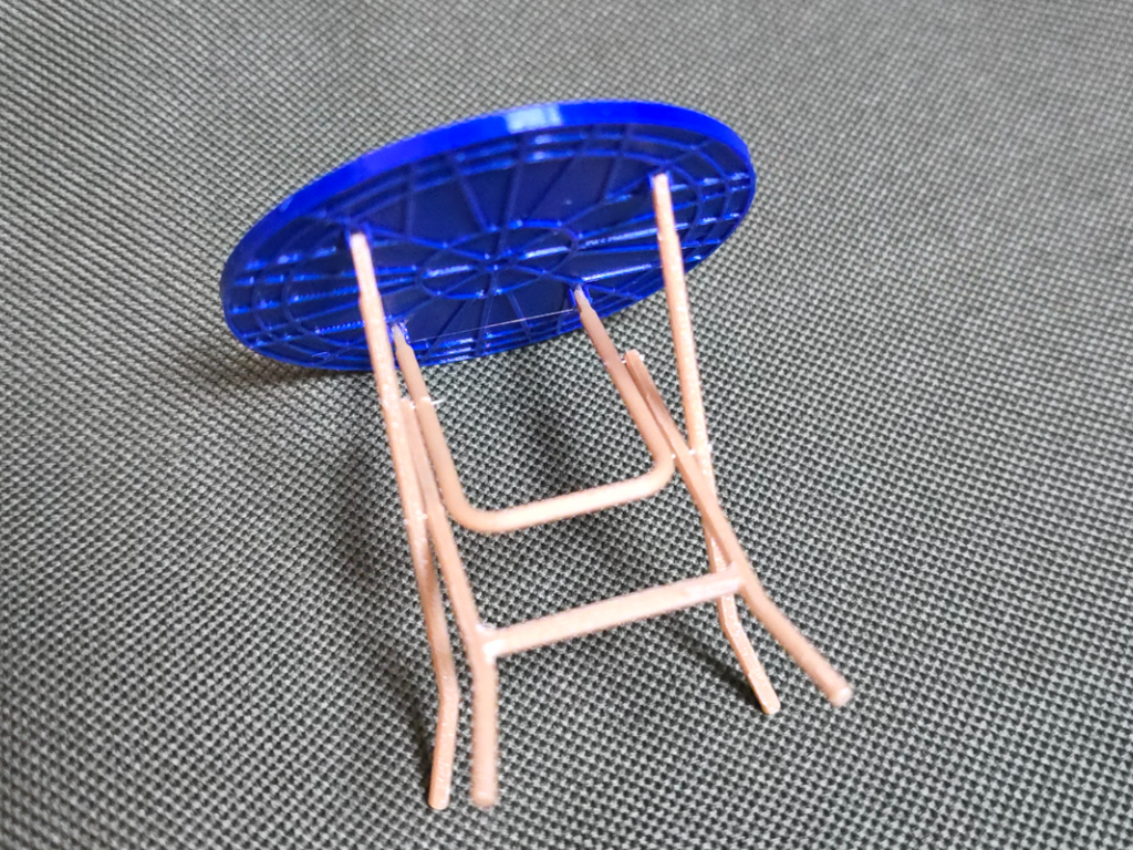 Round folding plastic table (편의점 테이블)