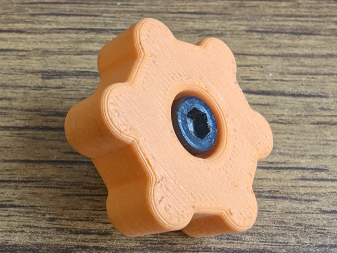 M5 Thumb screw 33mm wide