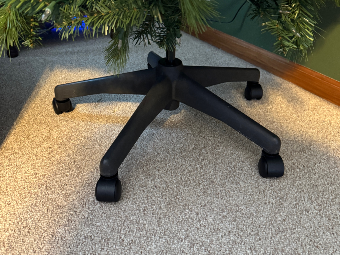 Christmas tree mount bushing for desk chair