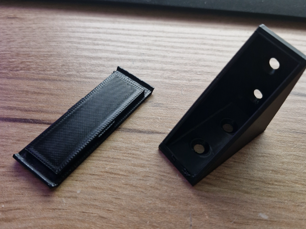 Winkel mit Deckel / Bracket with lid