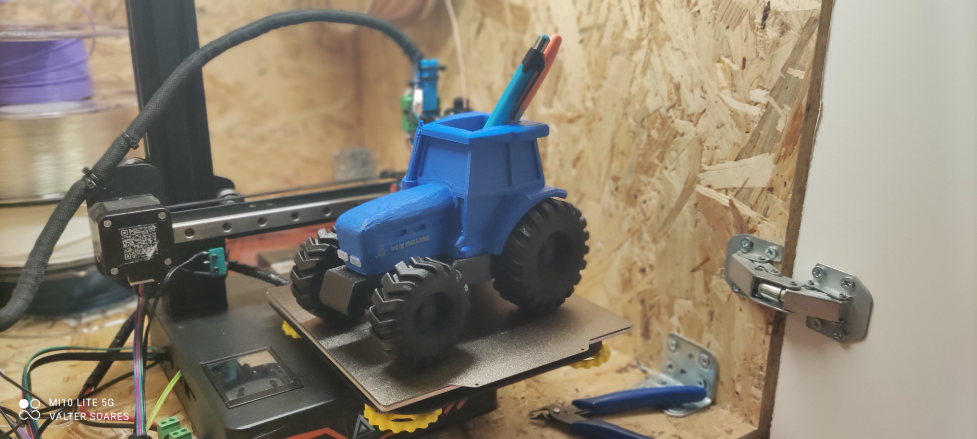 Tractor Pen Holder