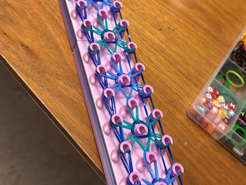 Simplified Rainbow Loom