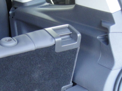 VW Touran Abdeckung 3. Sitzreihe Verriegelung
