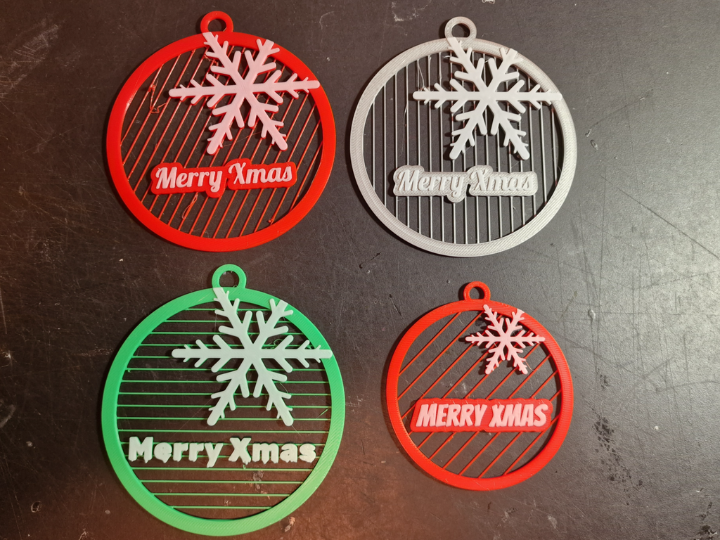 Customizable Christmas ball with strings V2