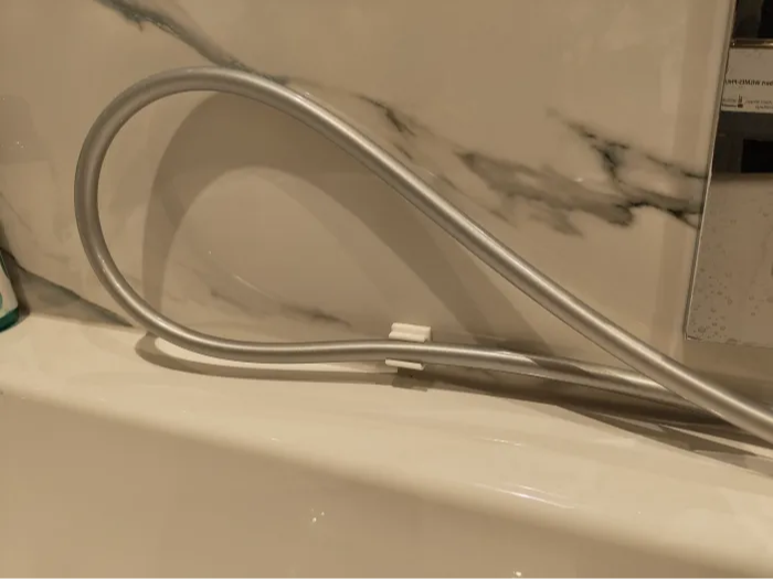 Hose Organizer Clip / Schlauchhalterung