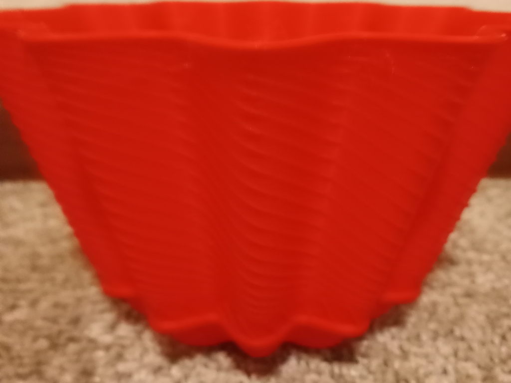 Spiral bowl/vase