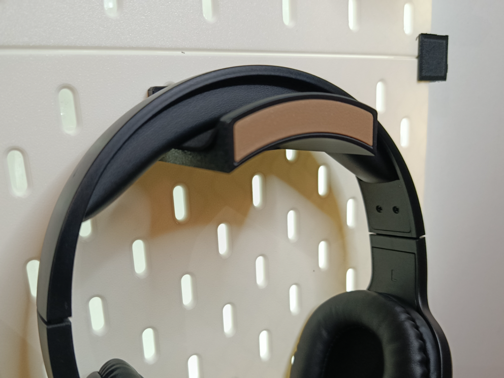 Universal headset stand for IKEA SKADIS