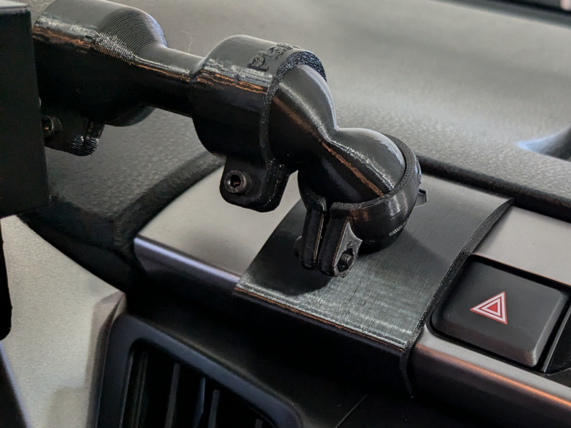 RAV4 Phone Holder Dash Mount (for Plasticlamp)