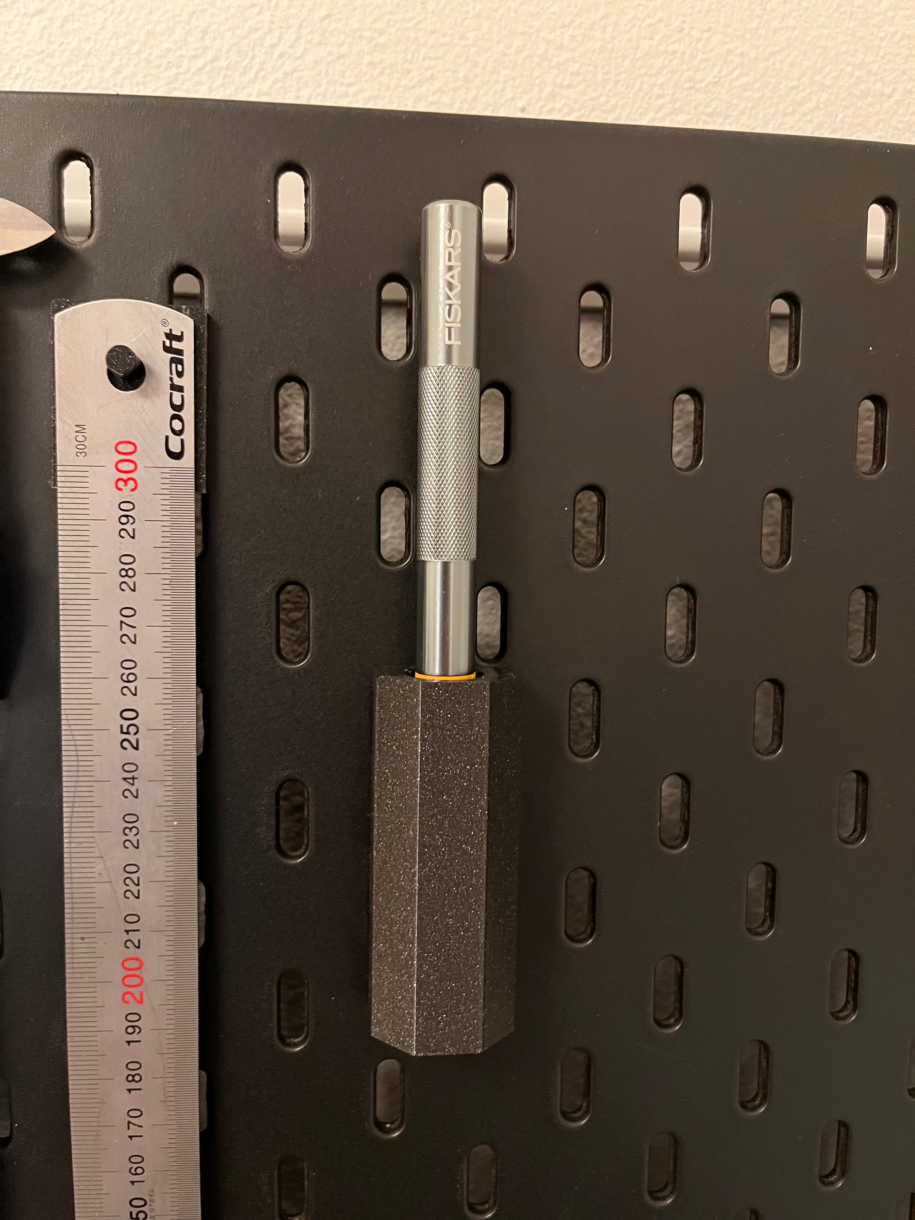 Skadis / Skådis - Fiskars Craft Knife holder
