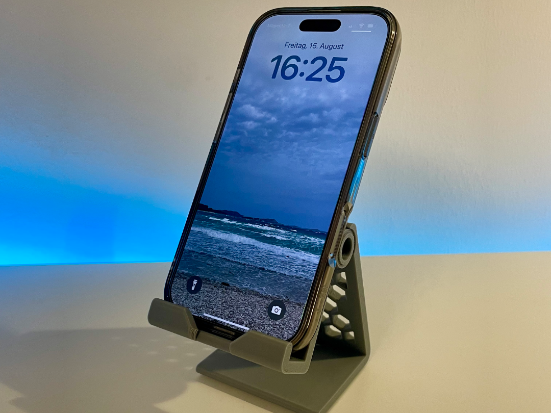 phone stand with adjustable angle