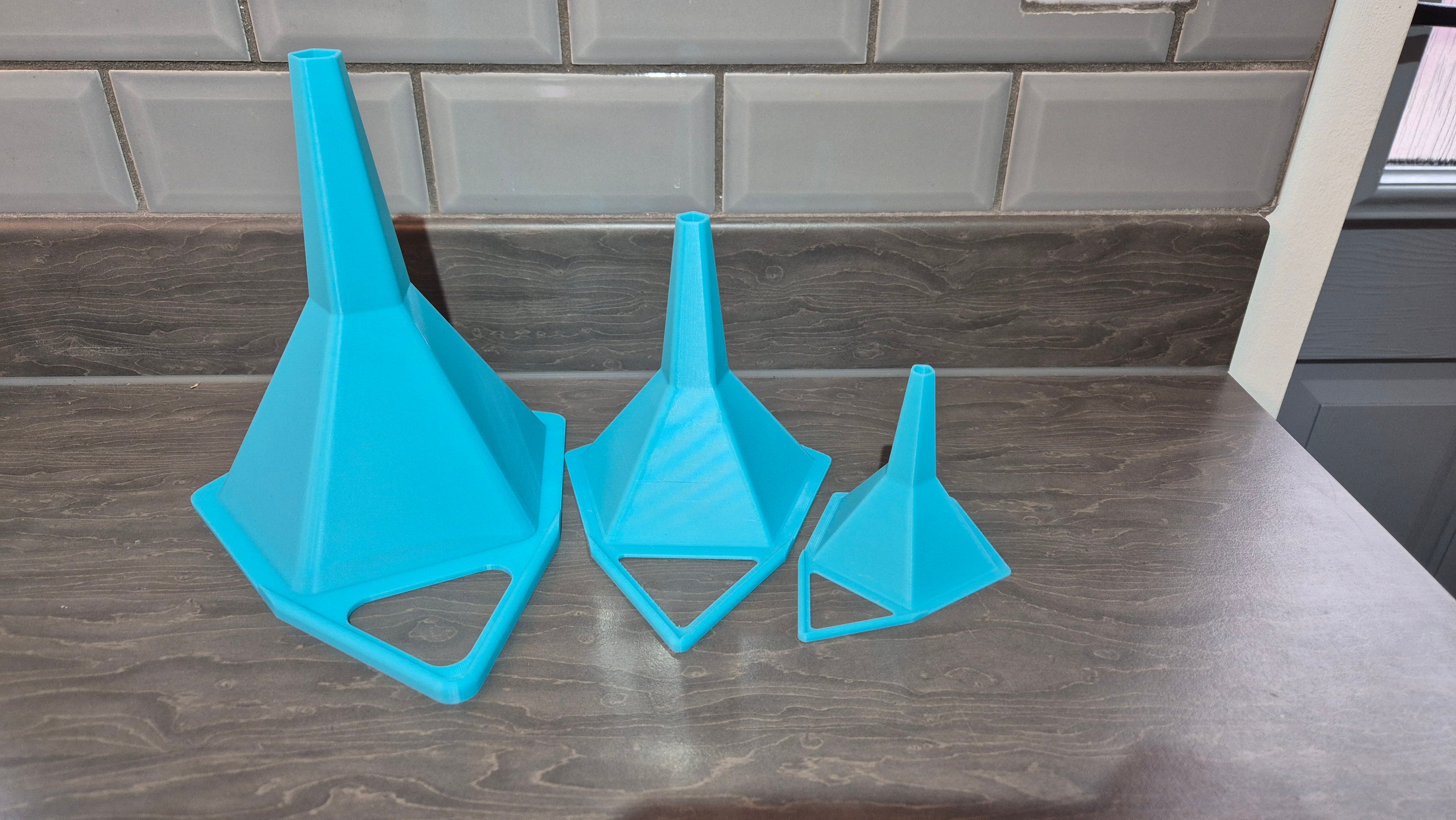 Set of 3 geometric funnels