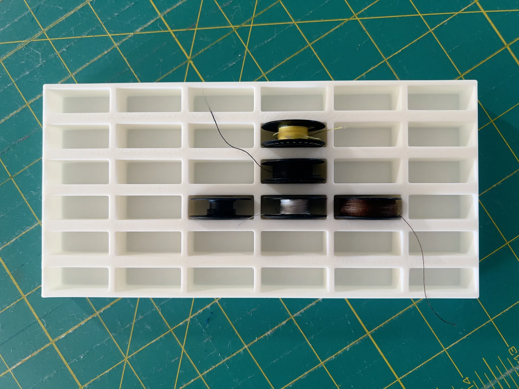 Bernina 590-class bobbin holders