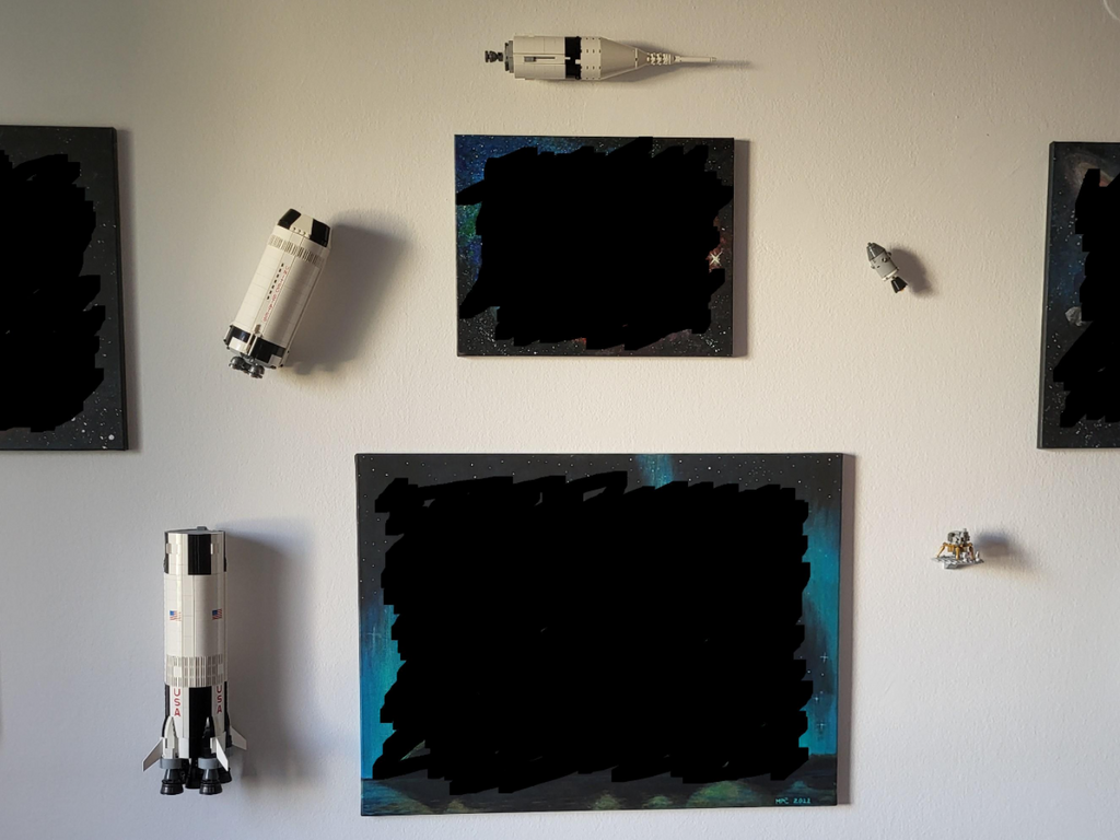 Brick Saturn V invisible wall mount