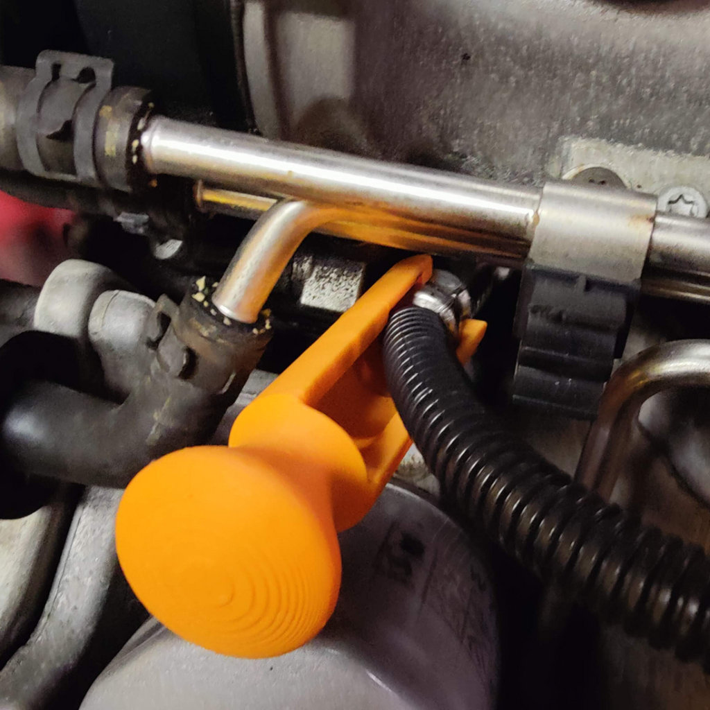 Spark plug wire puller