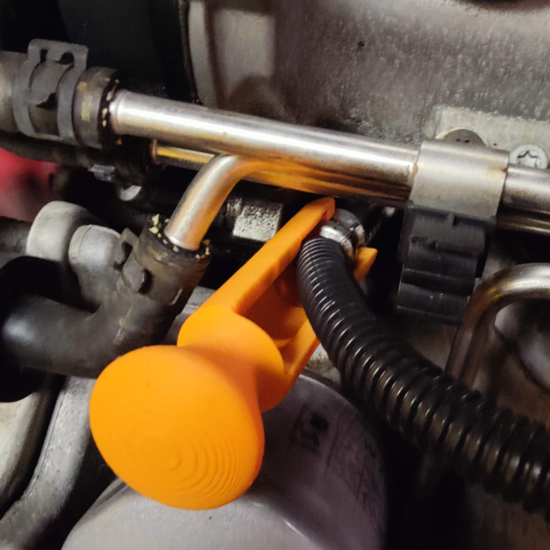 Spark plug wire puller