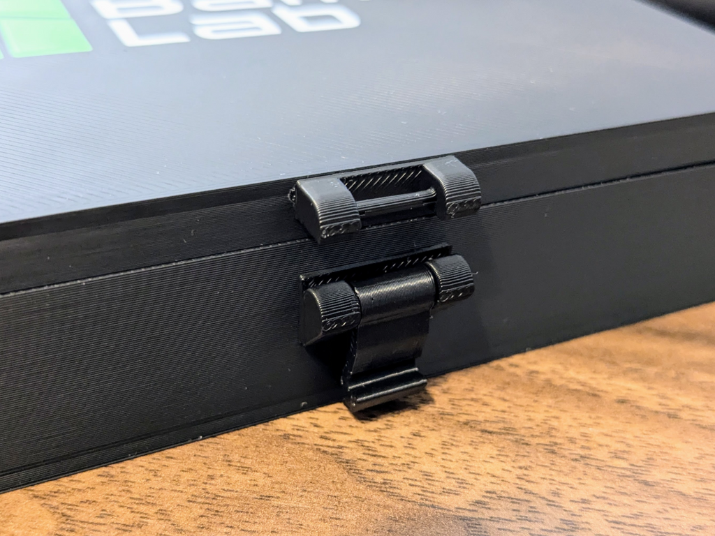 Standalone Latch for Small Boxes