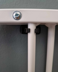 Gate holding clip, for baby/dog safety gate